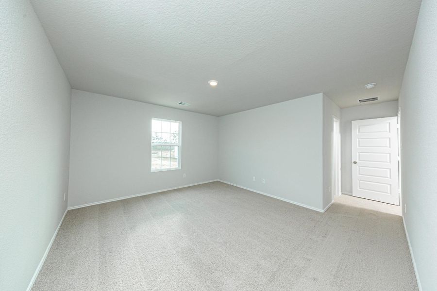 Spacious, unfurnished interior of a new home in Townsend Reserve, Splendora (Image 16).