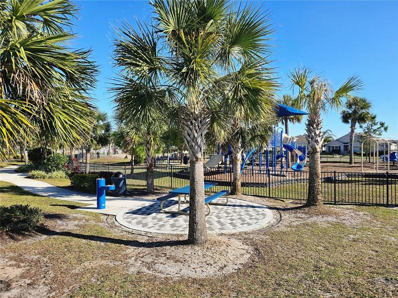 Community amenities in Bella Lago, Parrish (Image 25).
