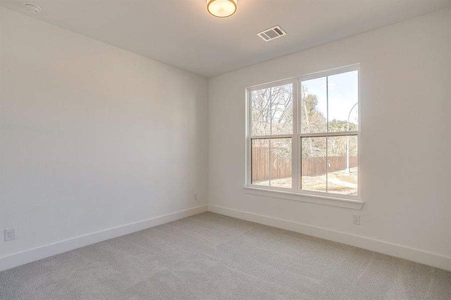 Spacious, unfurnished interior of a new home in Terrace Oaks, Arlington (Image 19).