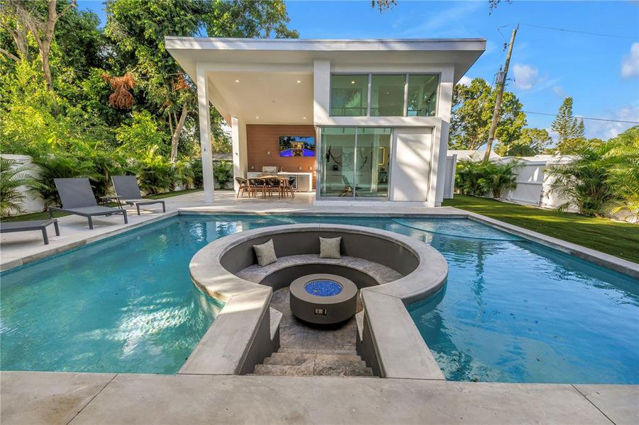 Exterior details and patio area of a home in , Sarasota (Image 20).