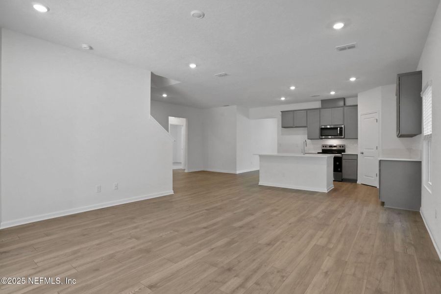 Spacious, unfurnished interior of a new home in Bellbrooke, Jacksonville (Image 37). Spacious, unfurnished interior of a new home in Bellbrooke, Jacksonville (Image 37).