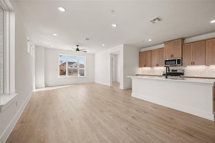 Image 27 of a home in Talia.