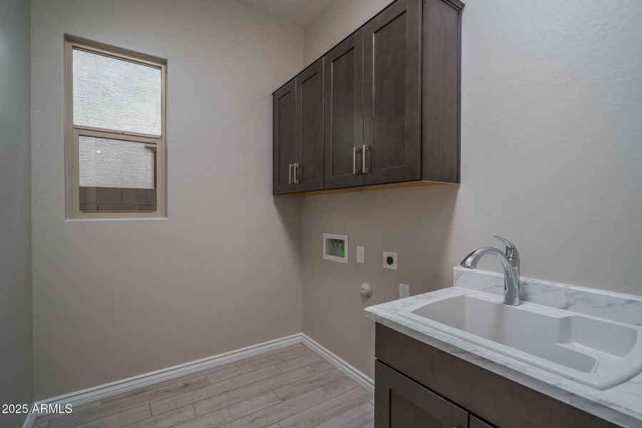 19) LAUNDRY 19) LAUNDRY