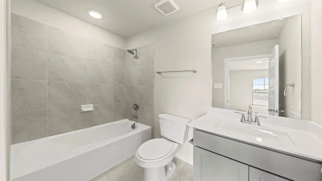 16. 1712 Edgeway - 2ND Bath