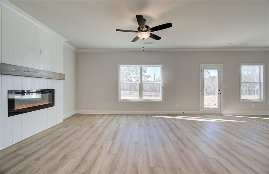 Spacious, unfurnished interior of a new home in Crofton Place Enclave, Snellville (Image 14).