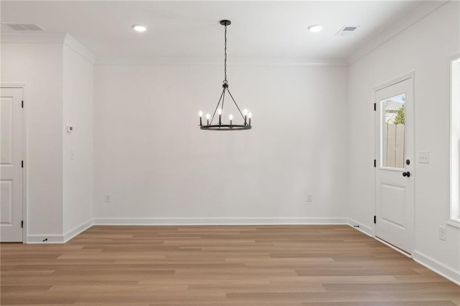 Spacious, unfurnished interior of a new home in Cherokee Township, Acworth (Image 17).