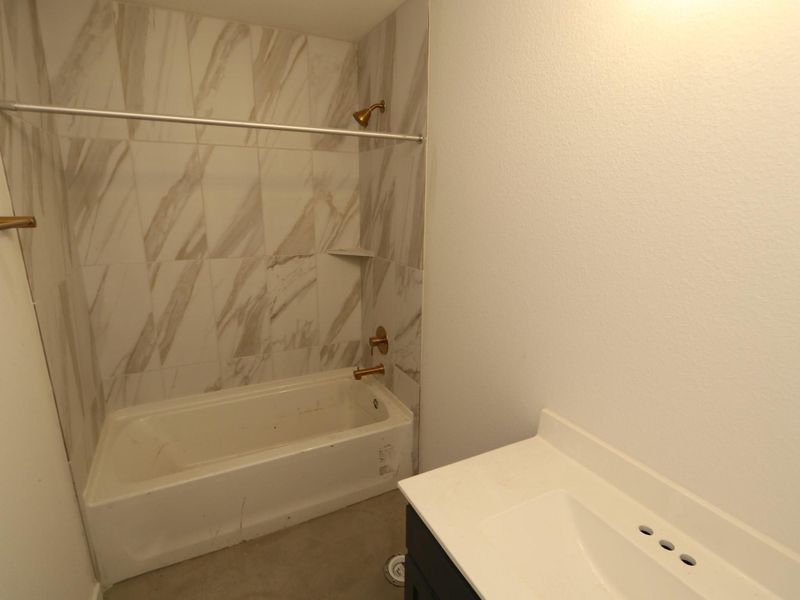 Image 30 of a home in Miller's Pond.