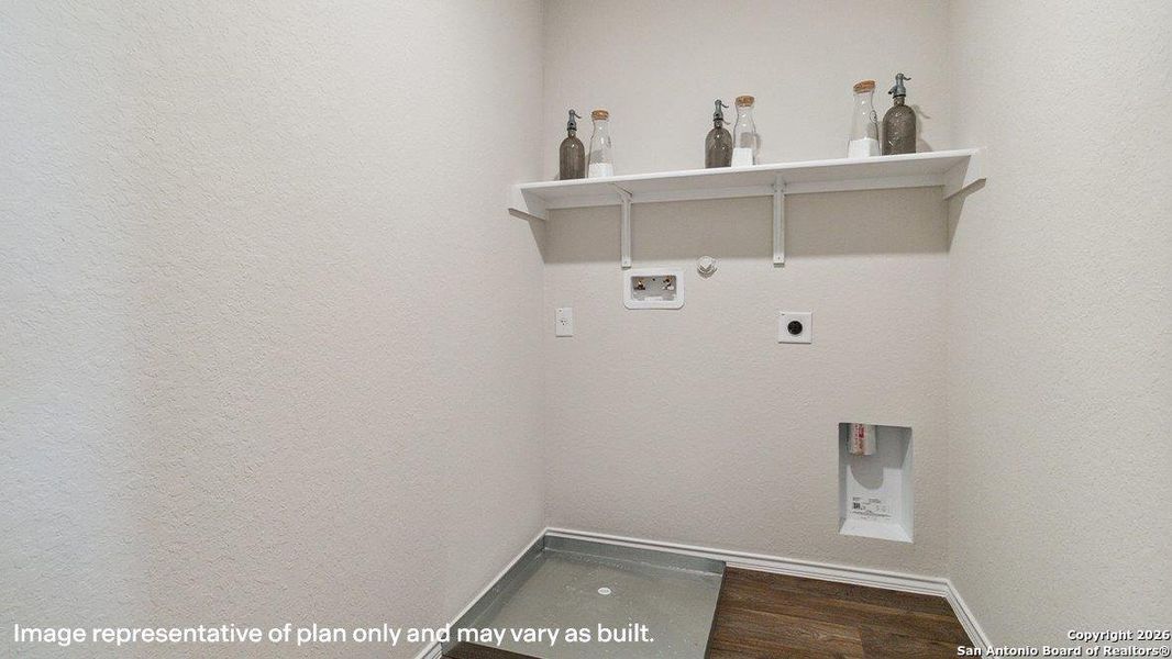 Spacious, unfurnished interior of a new home in Applewood, San Antonio (Image 19). Spacious, unfurnished interior of a new home in Applewood, San Antonio (Image 19).