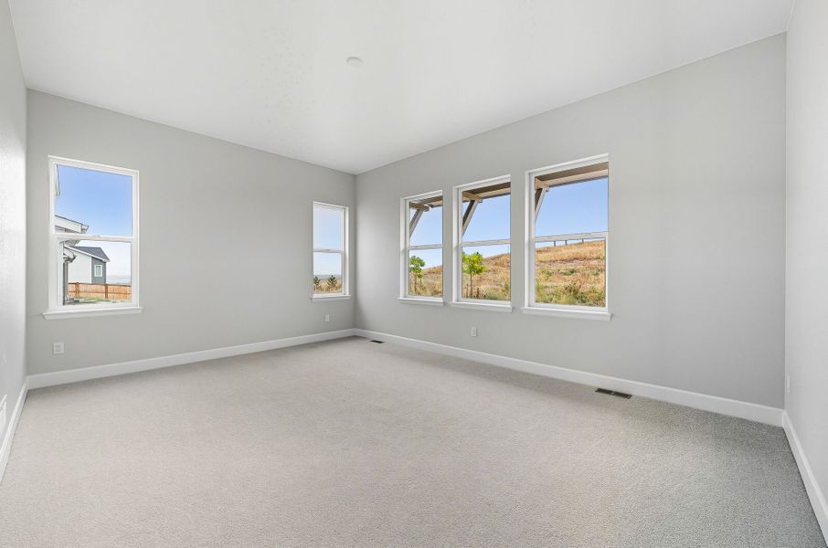 Spacious, unfurnished interior of a new home in Trailstone Destination Collection, Arvada (Image 9).