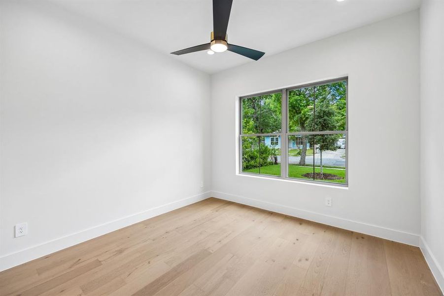 Spacious, unfurnished interior of a new home in , Dallas (Image 29).