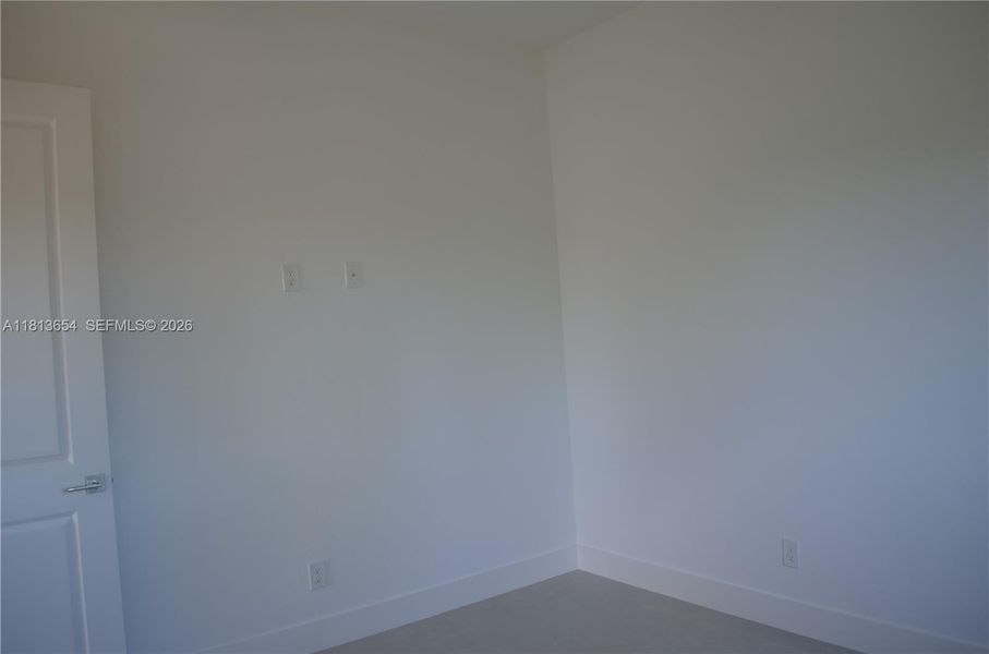 Spacious, unfurnished interior of a new home in , Cape Coral (Image 18).