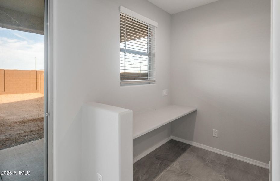 Planning Area/Desk Planning Area/Desk