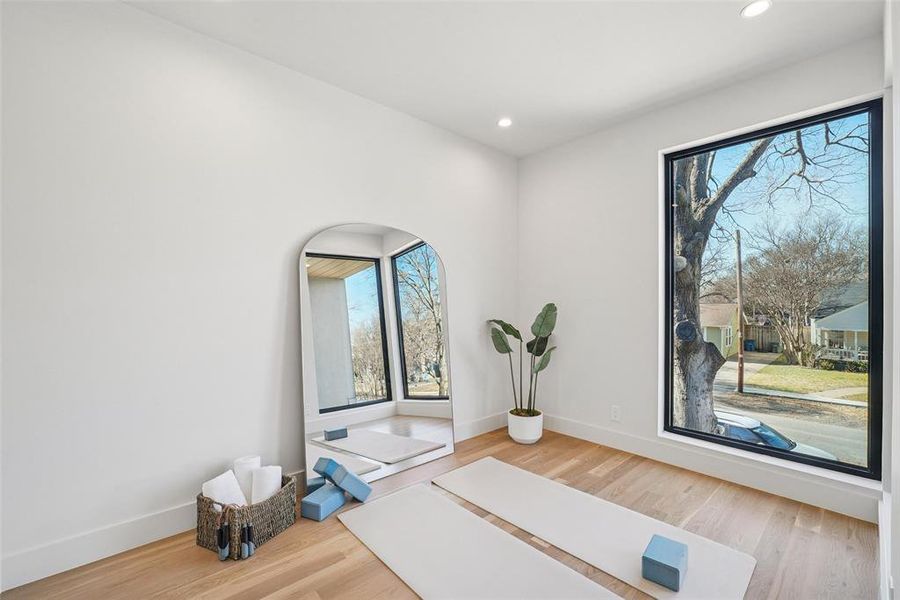 Furnished interior view inside a new home in , Dallas (Image 31). Furnished interior view inside a new home in , Dallas (Image 31).