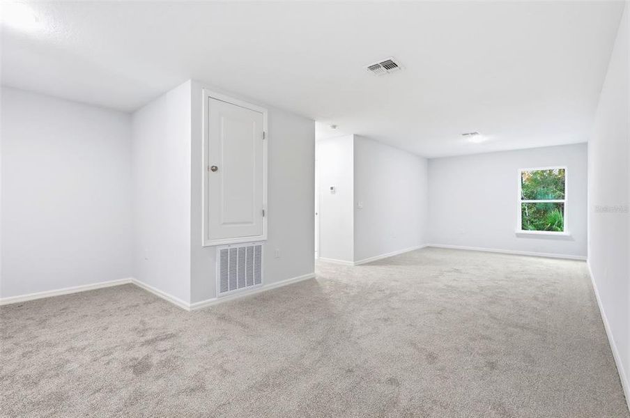 Spacious, unfurnished interior of a new home in , Altamonte Springs (Image 36).