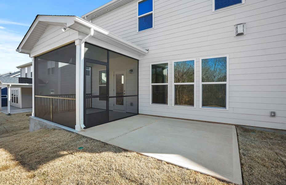 Exterior details and patio area of a home in Forest Creek, Waxhaw (Image 4).
