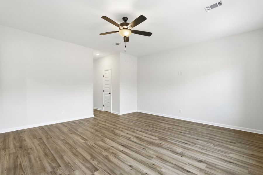 Representative unfurnished interior of a home built from the The Ryon by RTS Homes in The Pointe at Villages on Marne, Hinesville (Image 16).