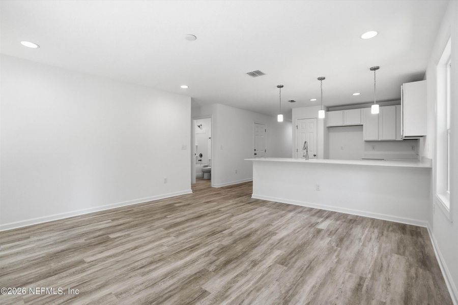 Spacious, unfurnished interior of a new home in , Jacksonville (Image 26).