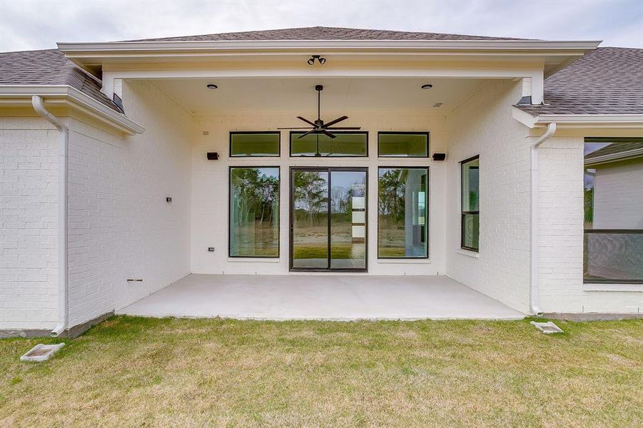 Exterior details and patio area of a home in Tuscan Estates, Waxahachie (Image 21).