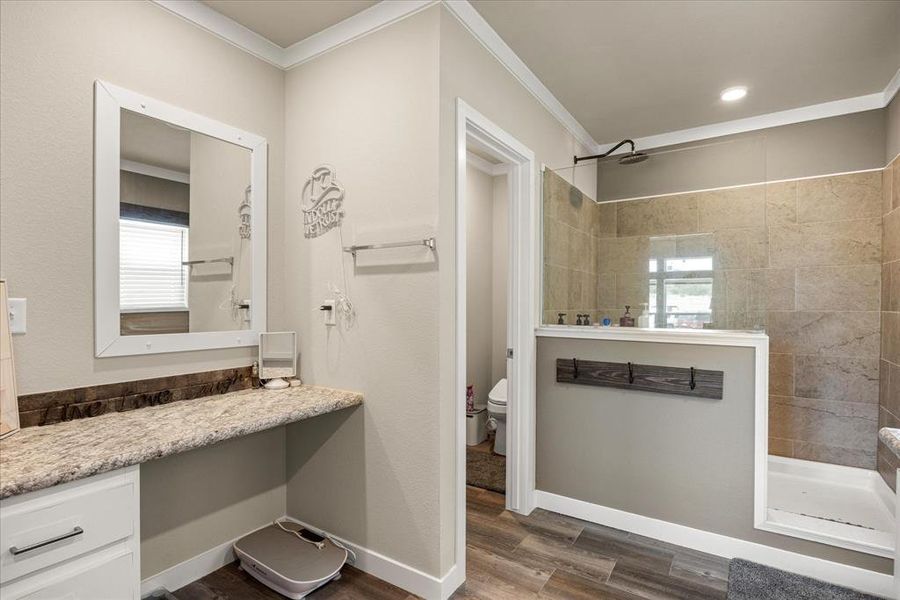 Furnished interior view inside a new home in , Hico (Image 9).