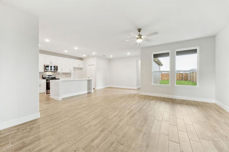 Spacious, unfurnished interior of a new home in Sicily, Princeton (Image 14).