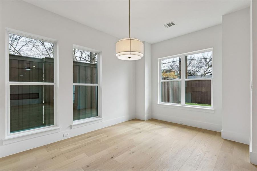 Spacious, unfurnished interior of a new home in , Farmers Branch (Image 28).