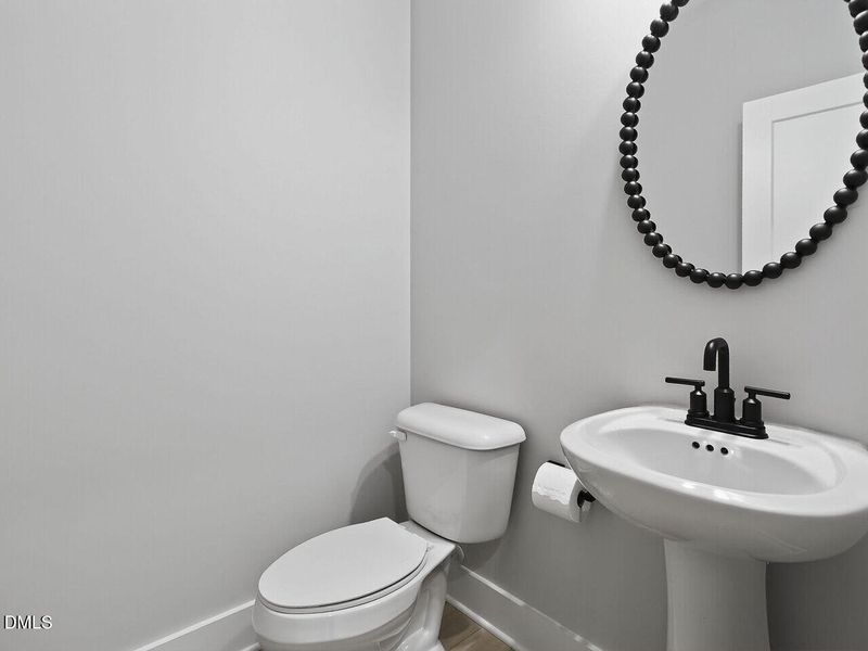 024-1280x960-half-bath 024-1280x960-half-bath