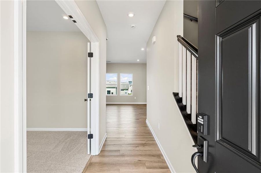 Spacious, unfurnished interior of a new home in Twin Lakes, Braselton (Image 17).