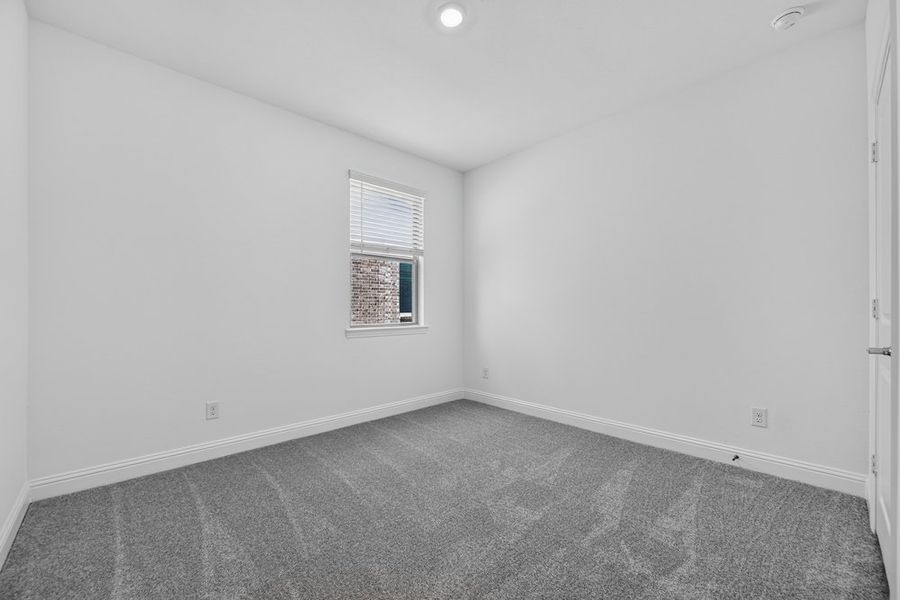 Spacious, unfurnished interior of a new home in Madero 50s, Fort Worth (Image 18). Spacious, unfurnished interior of a new home in Madero 50s, Fort Worth (Image 18).