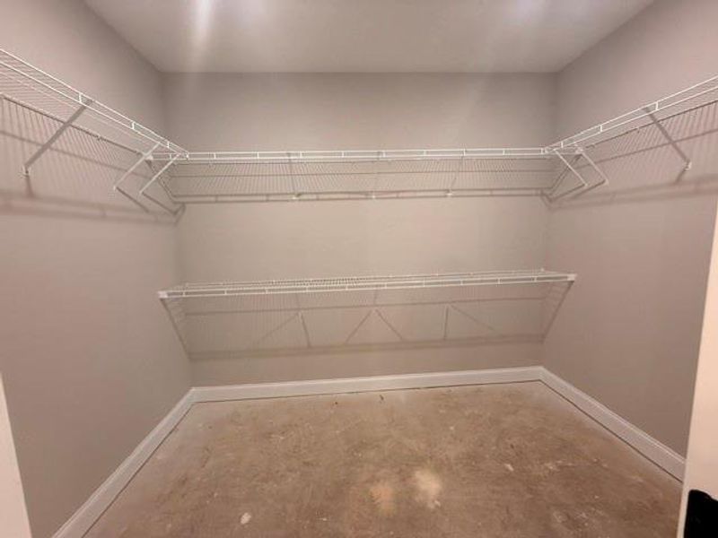 Spacious, unfurnished interior of a new home in , Temple (Image 3).