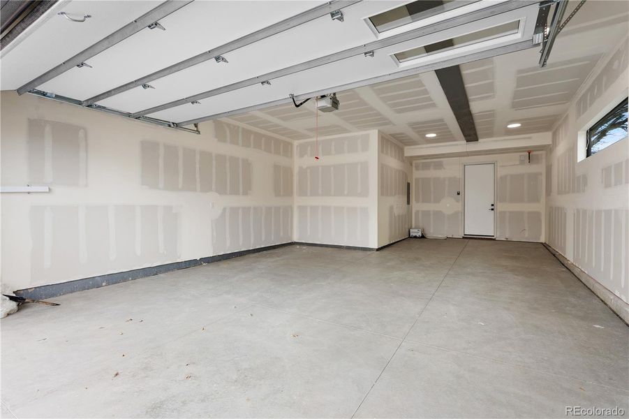 Image 47 of a home in .