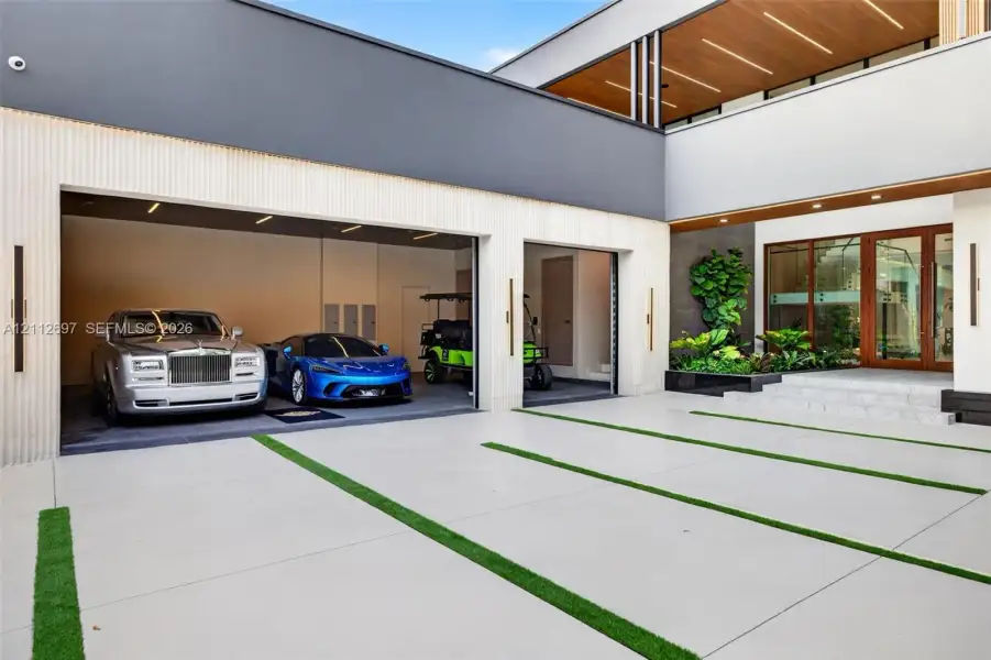 Exterior details and patio area of a home in , Fort Lauderdale (Image 25).