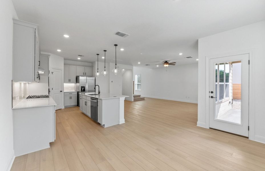 Image 48 of a home in Horizon Lake.