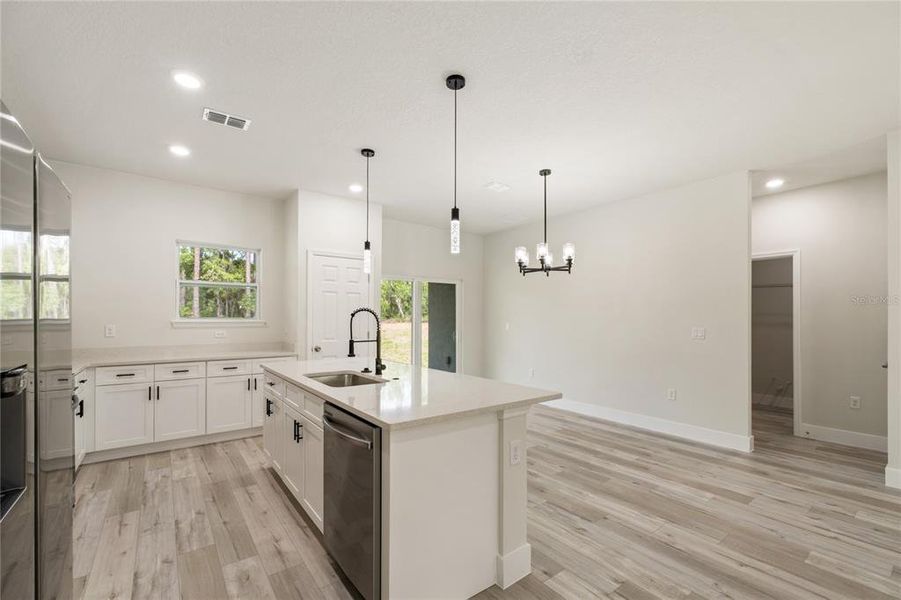 Spacious, unfurnished interior of a new home in , Citrus Springs (Image 11).