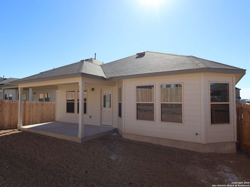 Exterior details and patio area of a home in Hunters Ranch, San Antonio (Image 20).