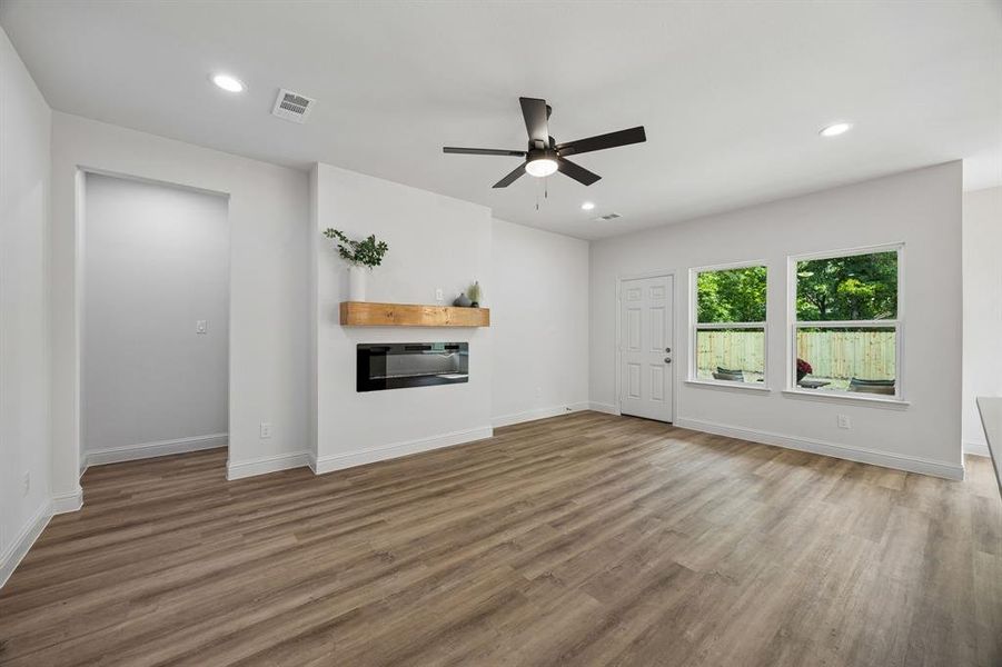 Spacious, unfurnished interior of a new home in , Greenville (Image 26).