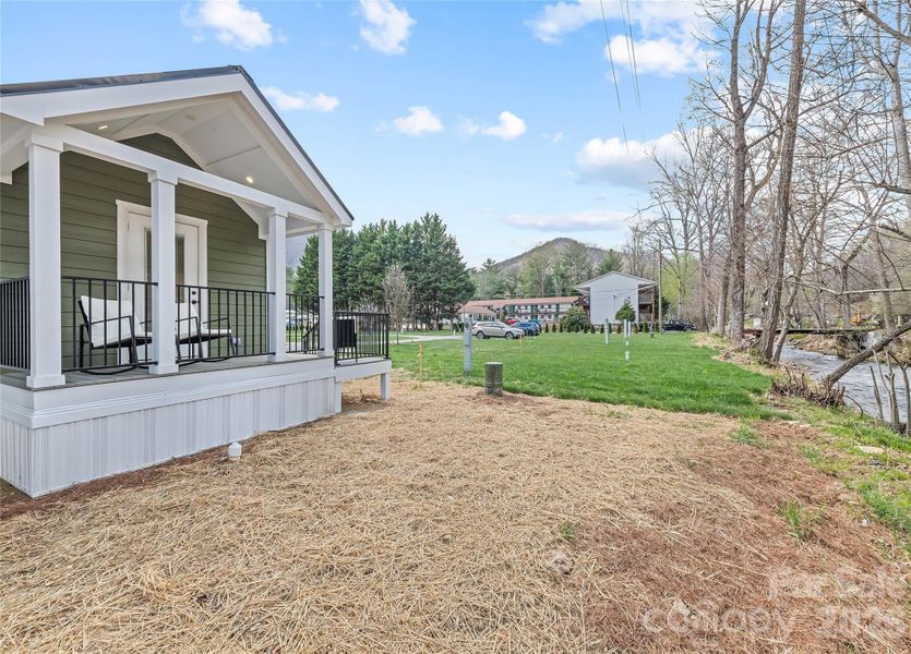 Exterior details and patio area of a home in , Maggie Valley (Image 16).