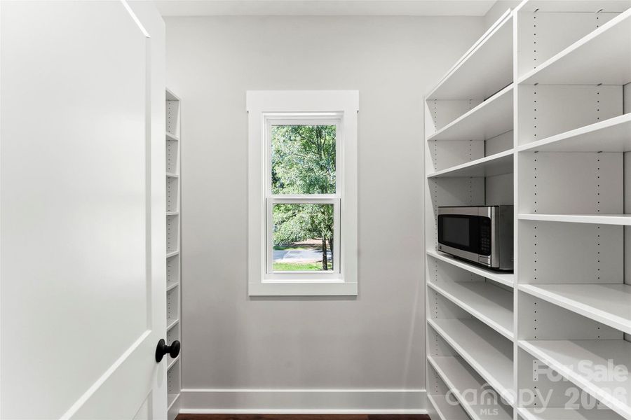 Spacious, unfurnished interior of a new home in , York (Image 22).