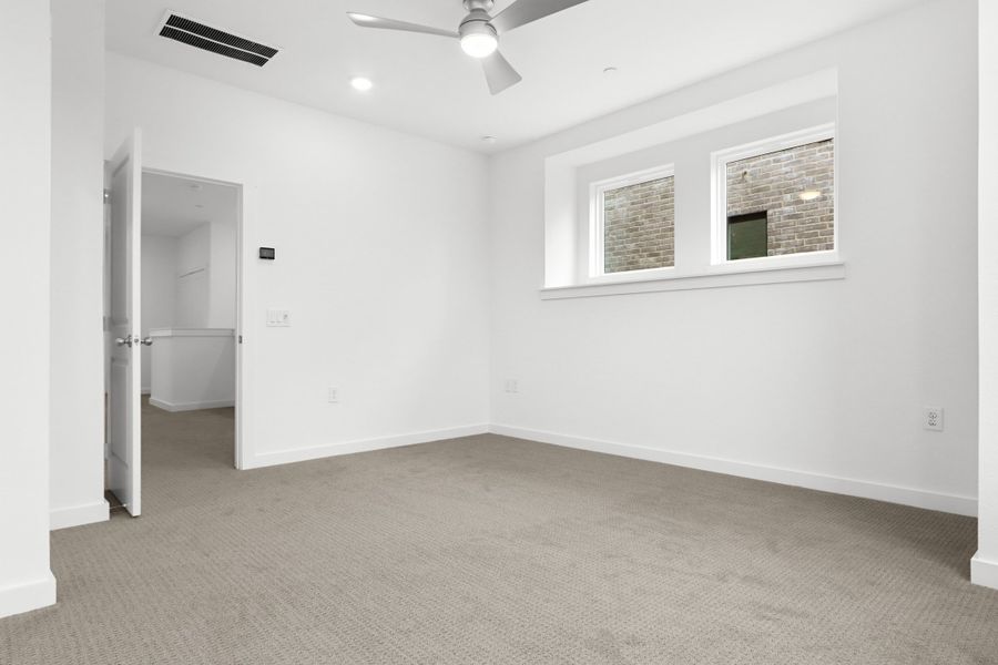 Spacious, unfurnished interior of a new home in Willow Grove Townhomes, Melissa (Image 11).
