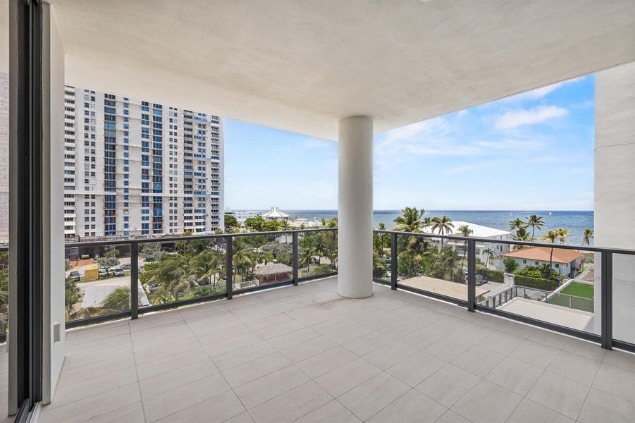 Expansive Ocean Views Expansive Ocean Views