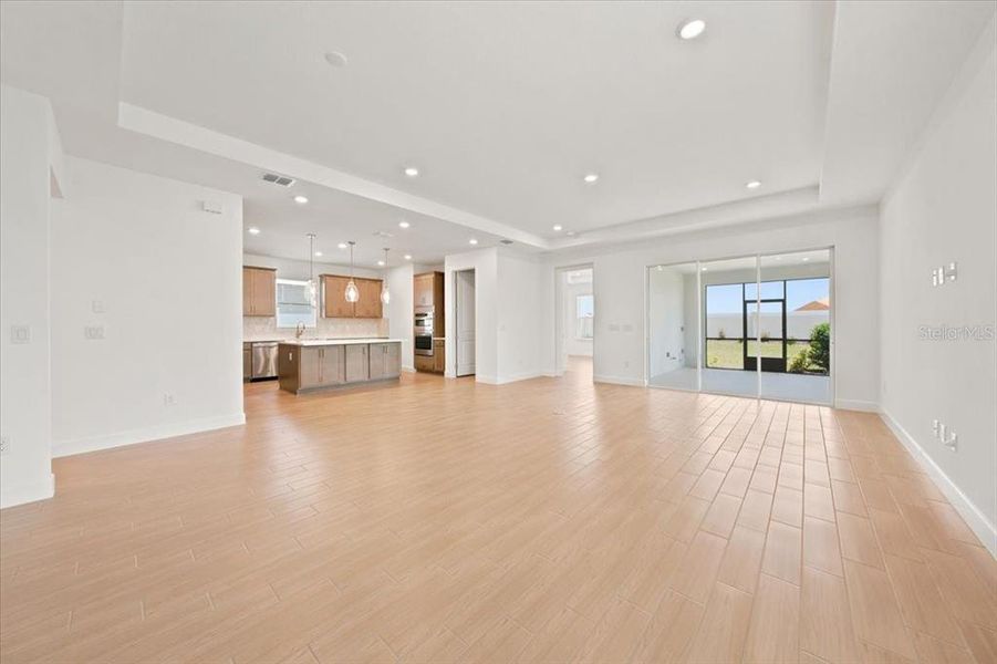 Spacious, unfurnished interior of a new home in , Palmetto (Image 22).