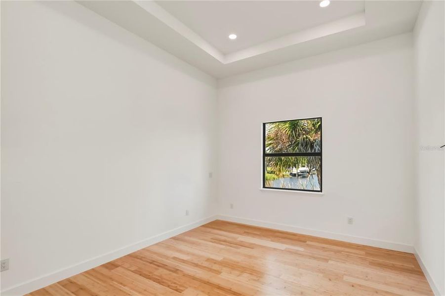 Spacious, unfurnished interior of a new home in , Port Charlotte (Image 22).