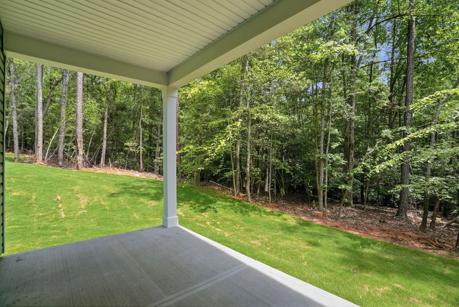 Exterior details and patio area of a home in Broadway Lake, Anderson (Image 18).
