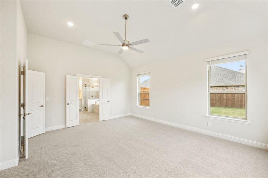 Spacious, unfurnished interior of a new home in Triple Diamond Ranch, Mansfield (Image 35).