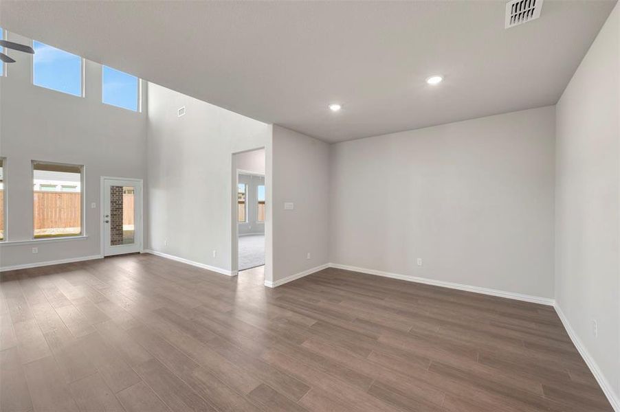 Spacious, unfurnished interior of a new home in Lily Creek at Sutton Fields, Aubrey (Image 38).