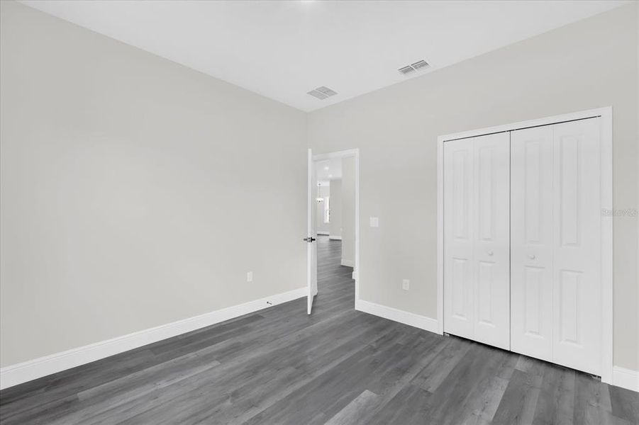 Spacious, unfurnished interior of a new home in , Ocala (Image 23).