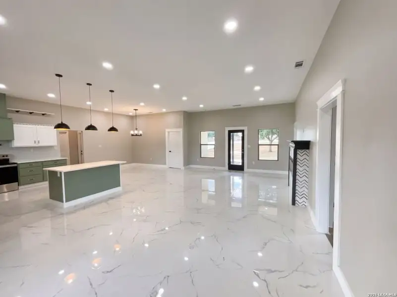 Spacious, unfurnished interior of a new home in , Lytle (Image 16).