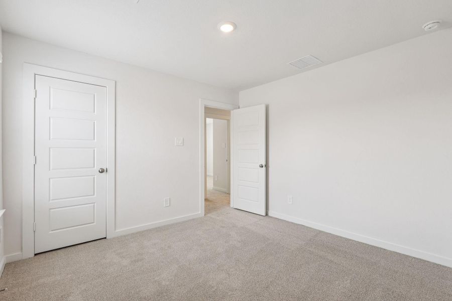 Spacious, unfurnished interior of a new home in Southwinds, Baytown (Image 22). Spacious, unfurnished interior of a new home in Southwinds, Baytown (Image 22).