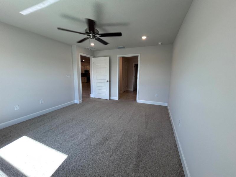 Spacious, unfurnished interior of a new home in Waterstone Villas, Fort Pierce (Image 16). Spacious, unfurnished interior of a new home in Waterstone Villas, Fort Pierce (Image 16).