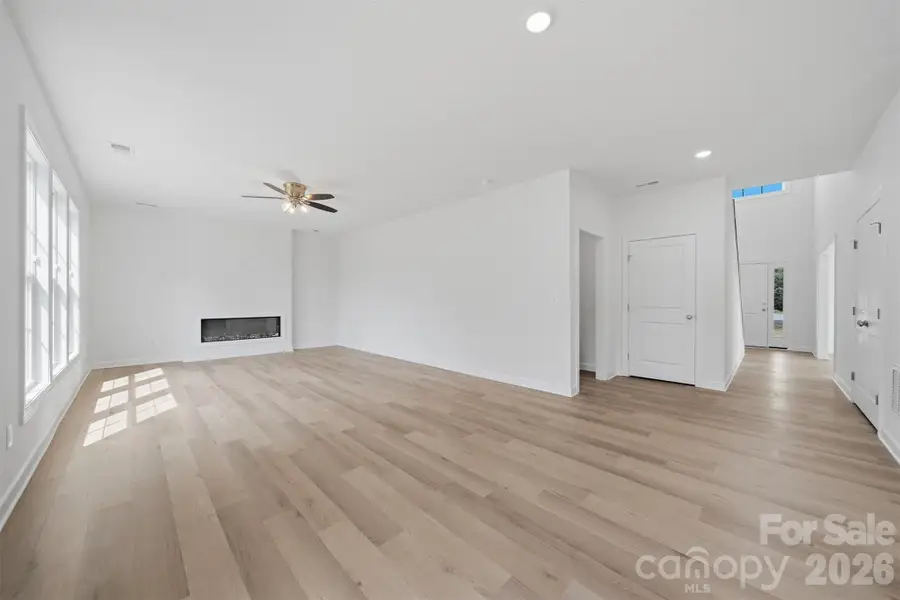Spacious, unfurnished interior of a new home in , Hickory (Image 31).