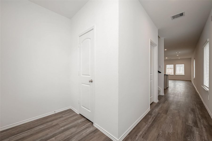Spacious, unfurnished interior of a new home in Breckenridge Forest, Spring (Image 18).